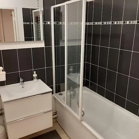 Joli Appartement Avec Jardin Et 2 Parkings Prives Argenteuil Exterior foto